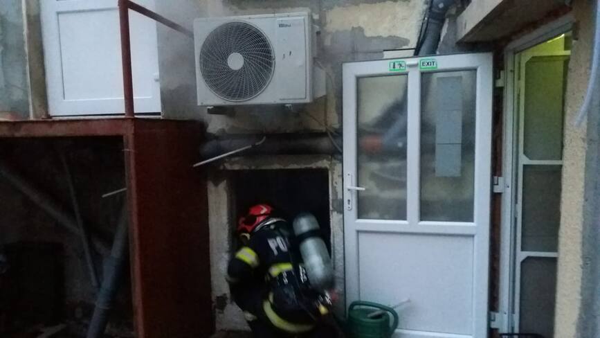 Evacuare de urgenta la un camin de batrani | imaginea 2