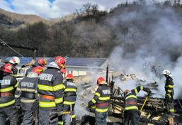 Incendiu la Manastirea Bistrita  Victima gasita carbonizata in chilie | imaginea 1