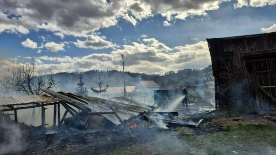 Persoana salvata si incendii limitate in Covasna | imaginea 1