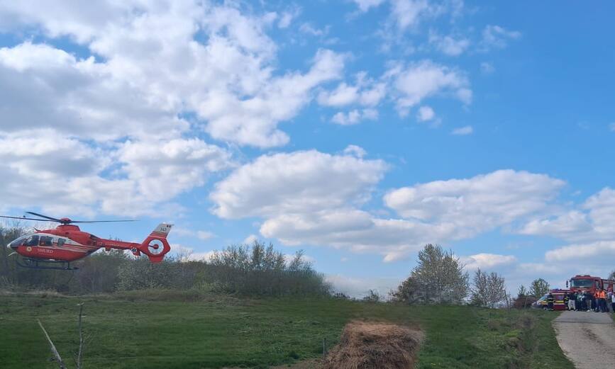 Salvare aeriana  Barbat extras dintr o prapastie de 10 metri | imaginea 1