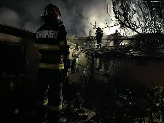 Trei incendii majore cauzate de neglijenta si scurtcircuite | imaginea 1