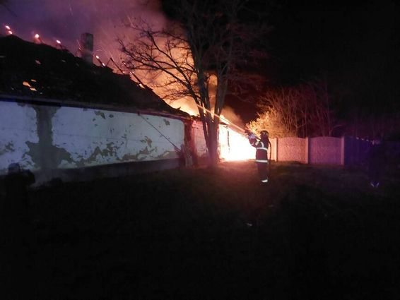 Vieti salvate si 10 incendii lichidate | imaginea 1