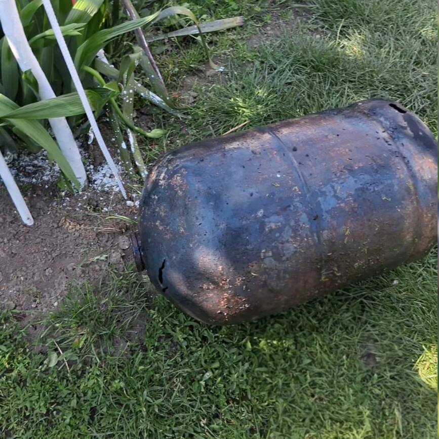 Catel salvat de pompieri dupa o explozie devastatoare | imaginea 2