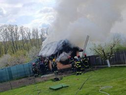 Incendiu de gospodarie izbucnit de la focul deschis | imaginea 1