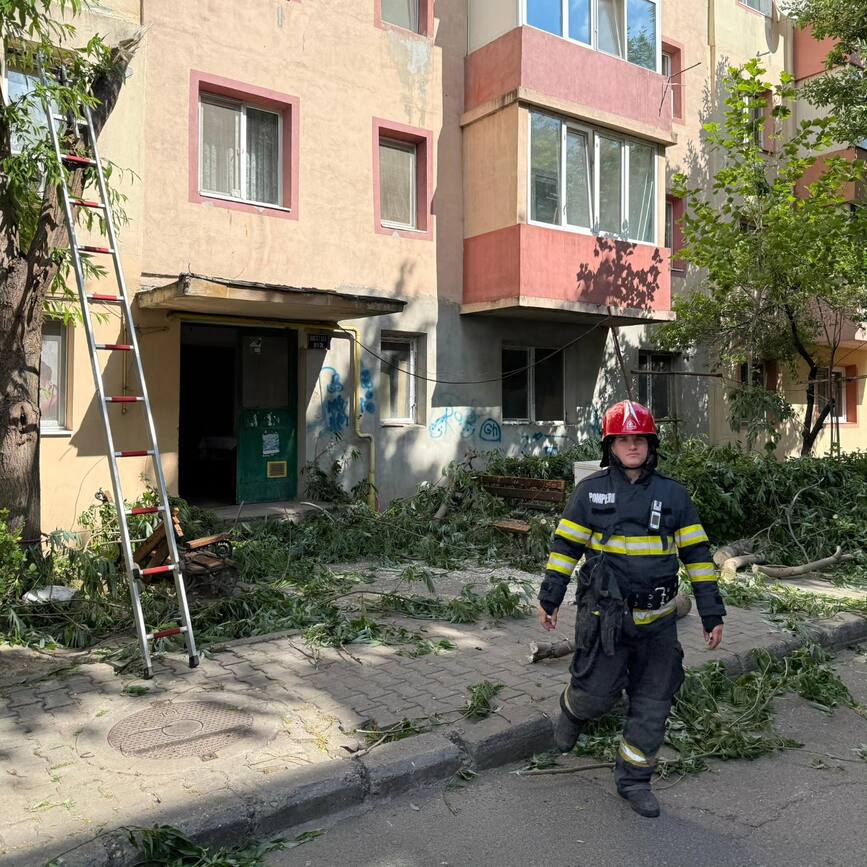 Interventii de urgenta in Giurgiu in urma vantului puternic | imaginea 1