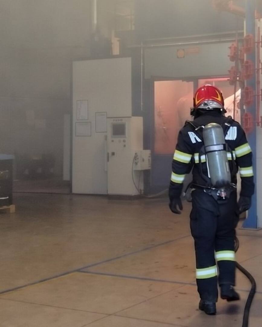Pompierii au evitat un dezastru pe Calea Borsului | imaginea 1