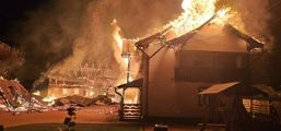 Cinci echipaje de pompieri au invins flacarile la miezul noptii | imaginea 1
