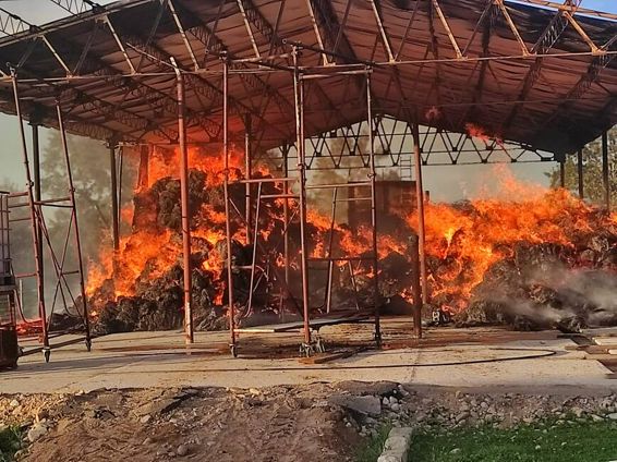 Incendii la baloti de lucerna in judetul Bihor | imaginea 1