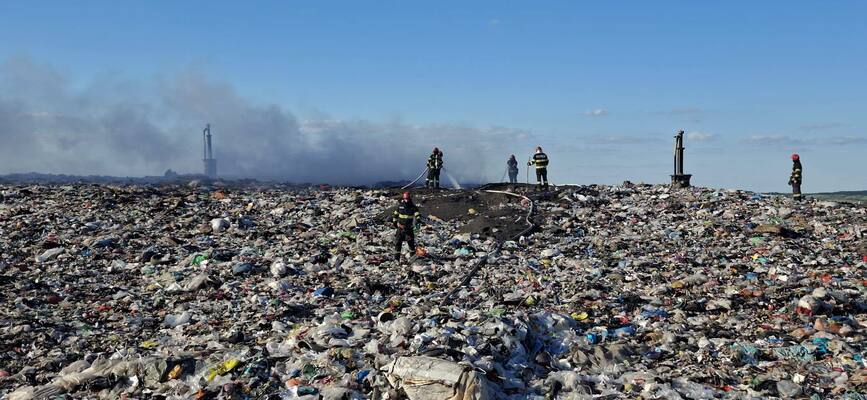 Incendiu la depozitul ecologic  Deseuri in flacari | imaginea 1