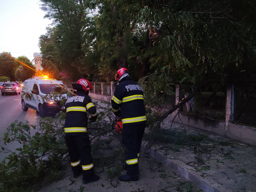 Misiuni salvatoare  accidente rutiere si incendii | imaginea 1