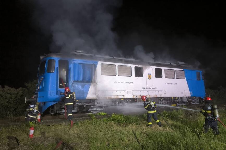 Panica in halta  O defectiune electrica a aprins o locomotiva | imaginea 1