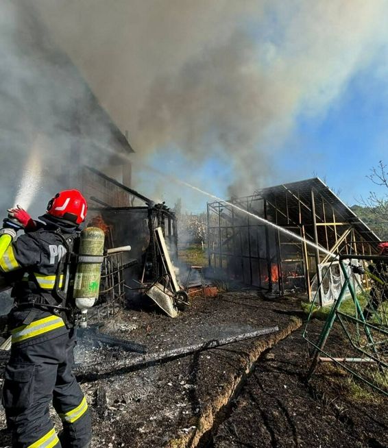 Dincolo de flacari  Cum au protejat pompierii din Bihor judetul | imaginea 1