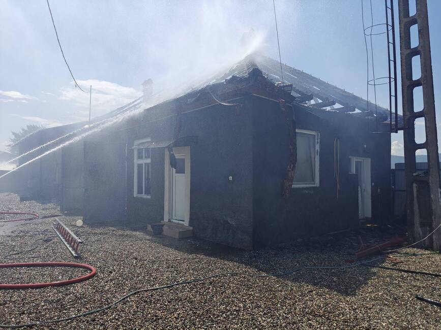 Incendii devastatoare si accident cu 11 persoane in Covasna | imaginea 1