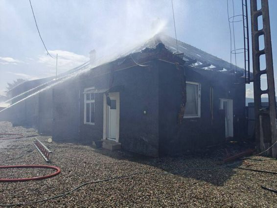 Incendii devastatoare si accident cu 11 persoane in Covasna | imaginea 1