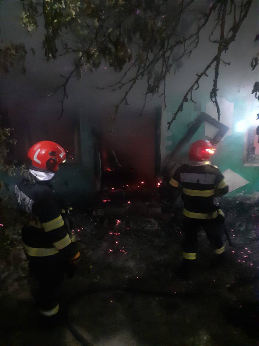 Tragedie la 91 de ani  A ramas fara casa dupa incendiu | imaginea 1
