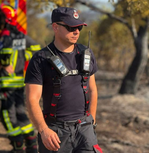 Cpt  Gazdac Gabriel  Povestea pompierului roman din infernul elen | imaginea 1