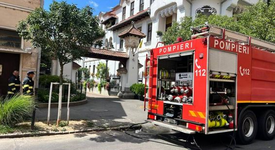 Incendiu la subsolul unei cladiri din Oradea | imaginea 1