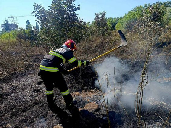 Infern in Giurgiu  Calea ferata si zeci de case  salvate la limita | imaginea 1