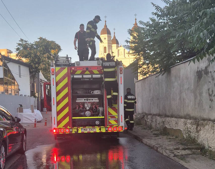 O tigara aruncata la intamplare a provocat un dezastru in Iasi | imaginea 2