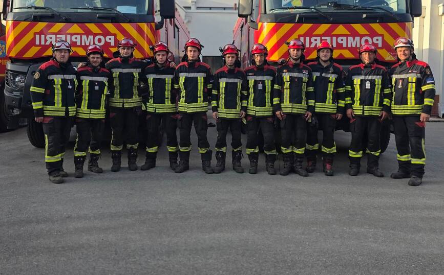 10 pompieri aradeni duc o lupta continua cu flacarile in Serbia | imaginea 2