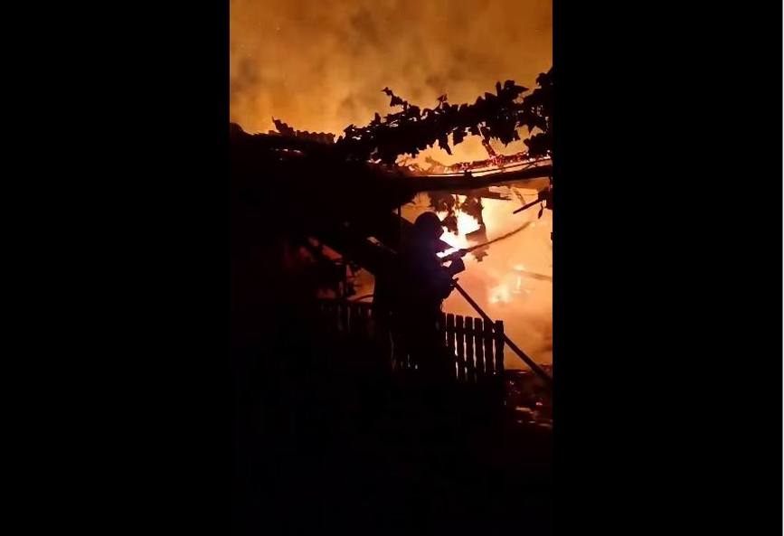 Doua incendii au mobilizat pompierii salajeni | imaginea 1