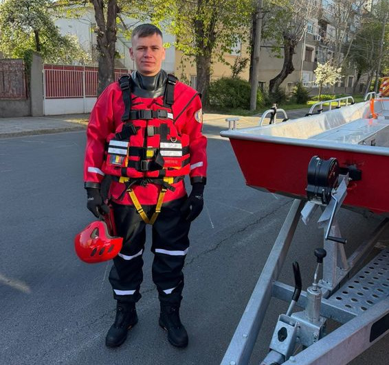 Pompier te nasti  Soldatul Robert Viorel Lungu  tanarul care a ales sa intre in foc pentru a salva o viata | imaginea 1