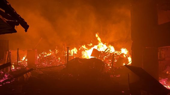 Un weekend fierbinte  Zeci de incendii  sute de hectare afectate | imaginea 1