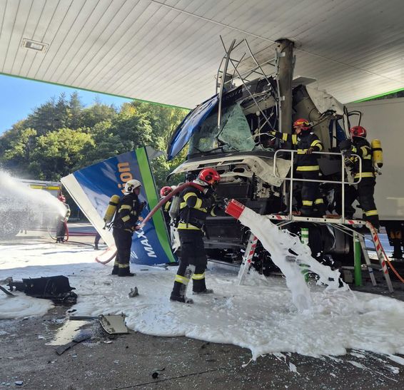 Explozie evitata la o statie de benzina | imaginea 1