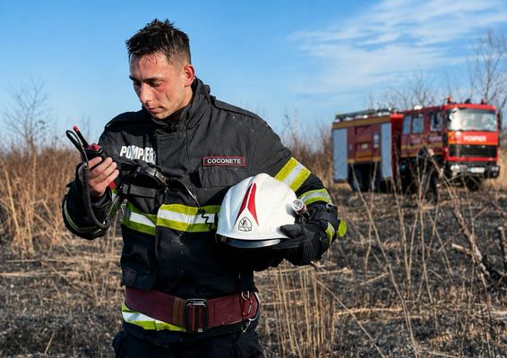 Natura nu poate fugi din calea focului  Apelul disperat al pompierilor | imaginea 1