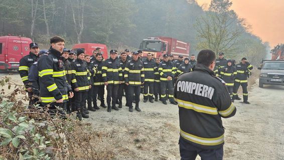 Pompierii doljeni  in sprijinul colegilor din Mehedinti | imaginea 1