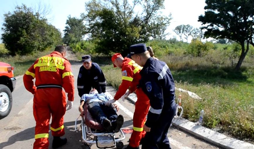 Interventie SMURD in urma unui accident rutier | imaginea 1