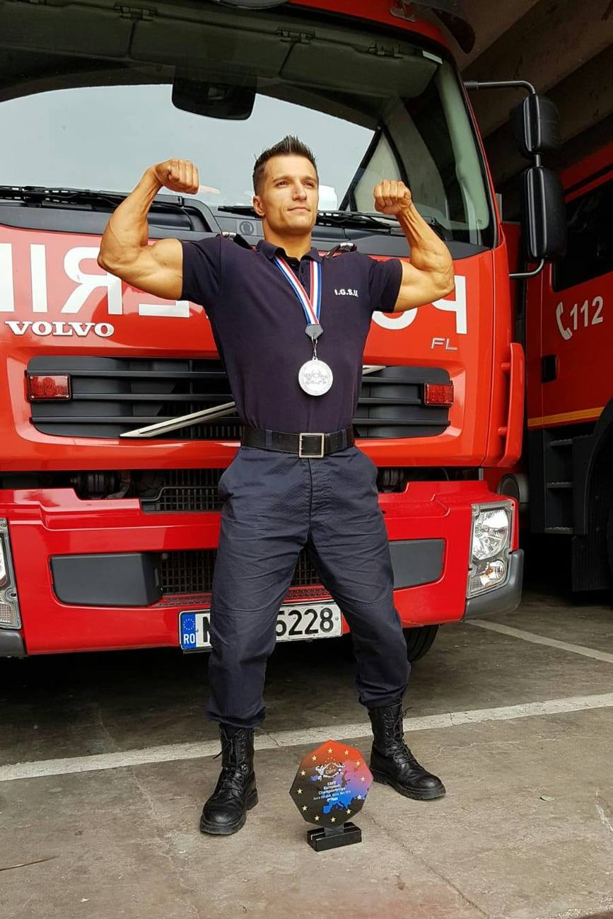 Pompier mehedintean  medaliat cu argint la Campionatele Europene de Culturism si Fitness | imaginea 1