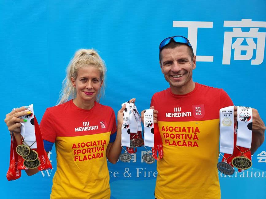 Felicitari  Maior Brebu Mariana Lavinia si Maior Bratu Adrian | imaginea 1