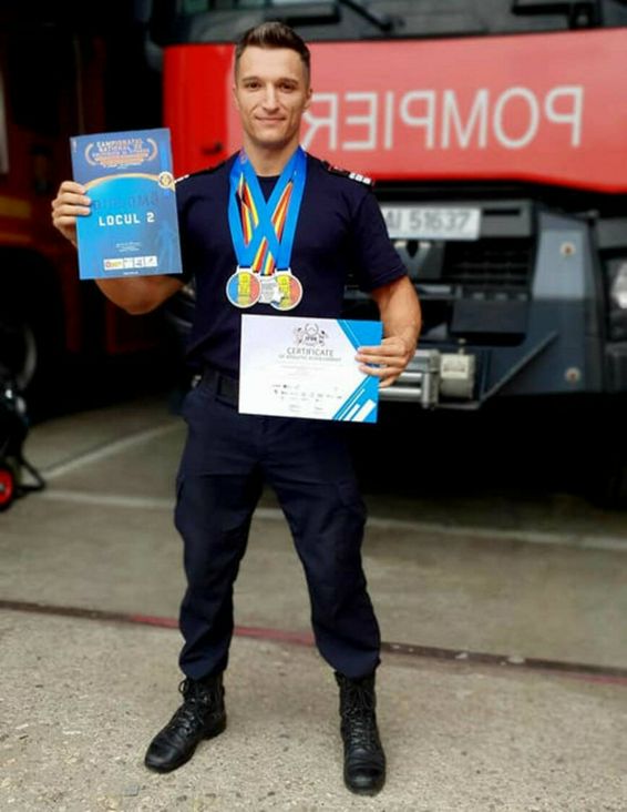 Pompier mehedintean pe podium  la Campionatul National de Culturism si Fitness | imaginea 1