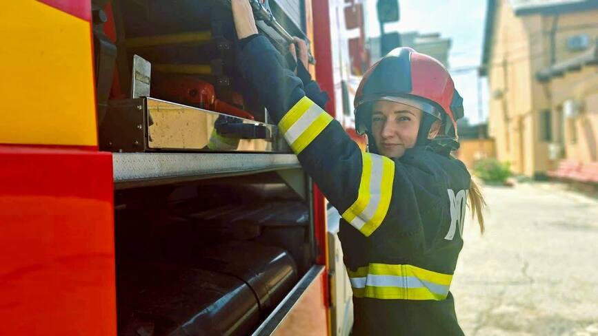 Portret de Pompier   Respect  Sg  maj  Luciana Nicoleta Brinceanu | imaginea 1