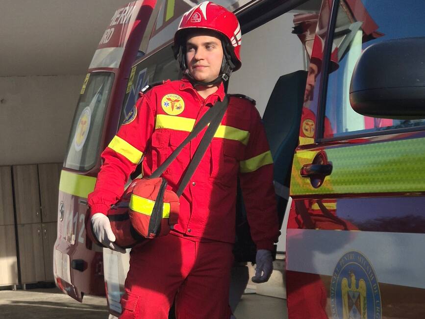 Portret de Pompier   Respect  Sg  maj  Pavaloiu Cosmin Mihai | imaginea 1