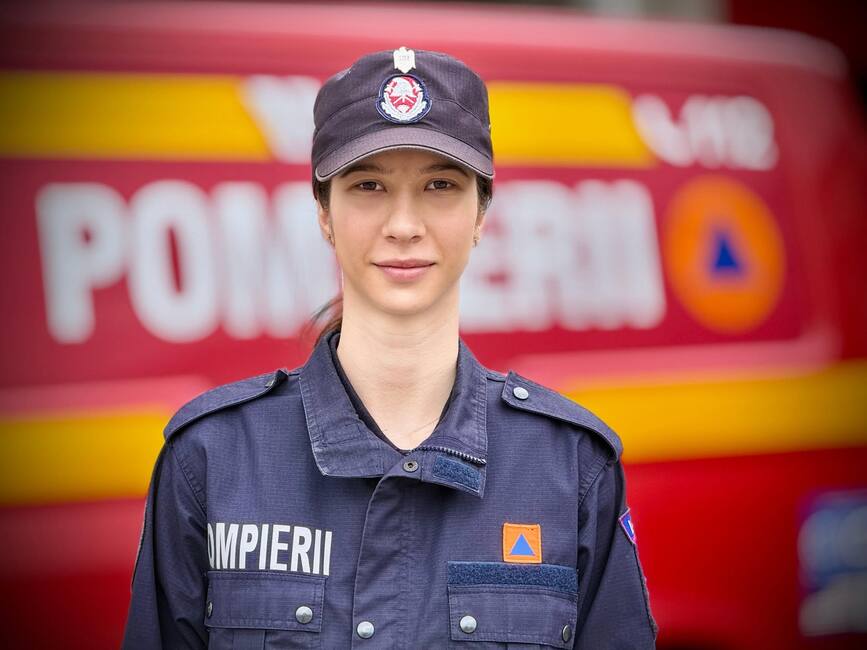 Portret de Pompier  Felicitari  Florina Arseni | imaginea 1