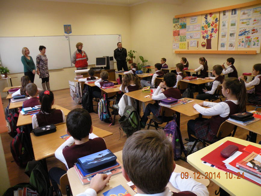 Agenda Pompierului I S U Sălaj Si E On Romania Alături De Copiii De La Grădiniţa Piticii Isteţi Si Scoala Gimnazială Gheorghe Lazăr Din Zalău