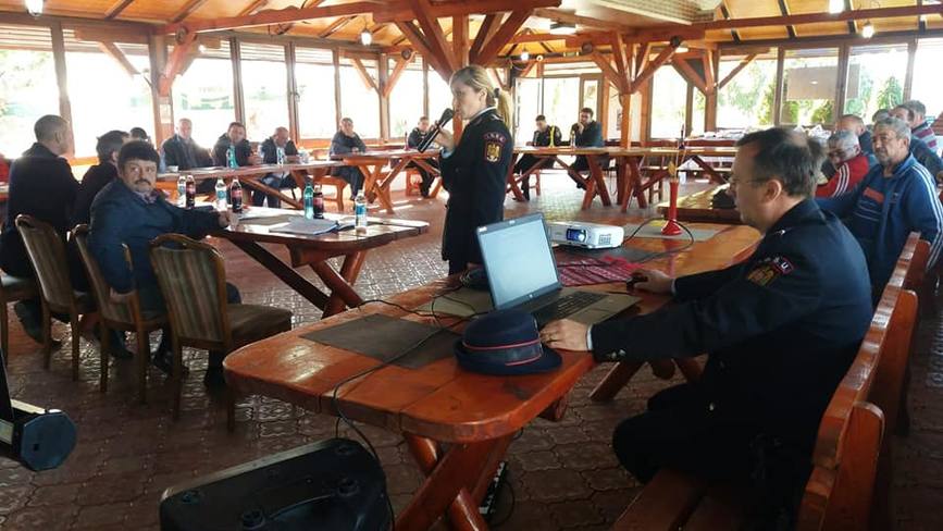 Actiuni de informare preventiva desfasurate de ISU Mehedinti in sase localitati | imaginea 2