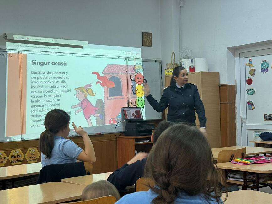 Instruiti de pompieri pentru a deveni mici salvatori | imaginea 1