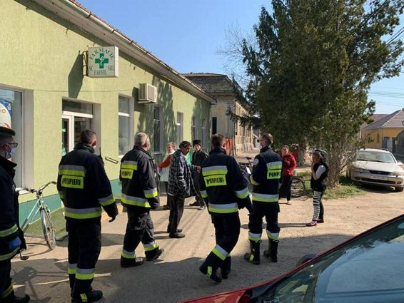 Acivitate de informare a cetatenilor orasului Curtici pe fondul raspandirii COVID 19 | imaginea 1