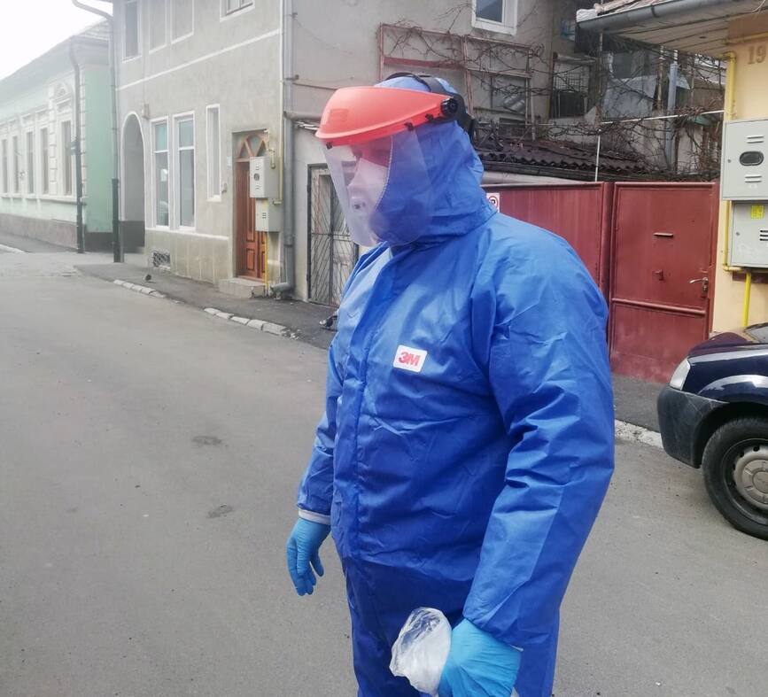 Echipa specializata in cadrul SVSU Bistrita  pentru persoanele izolate la domiciliu | imaginea 2