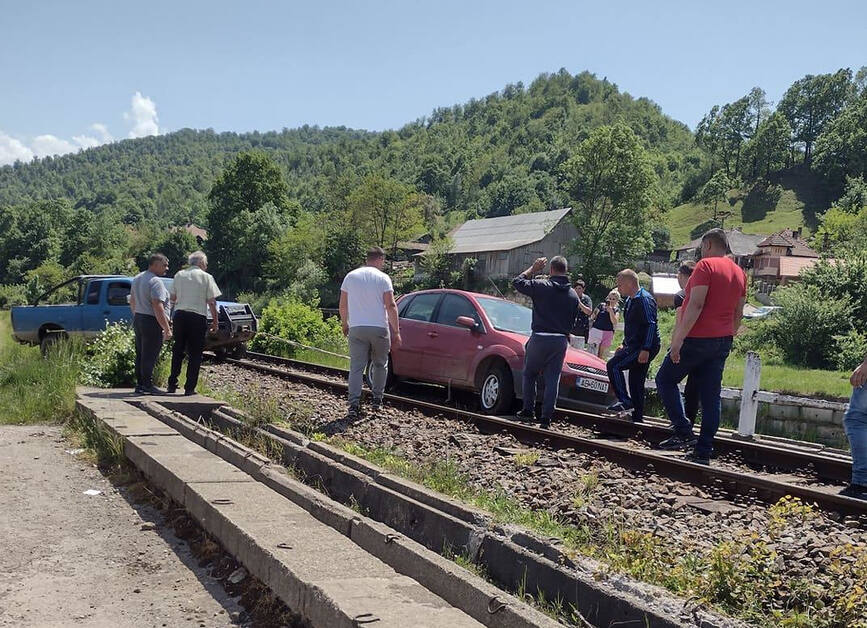 Interventie a SVSU Zlatna la un accident feroviar produs pe raza orasului | imaginea 1