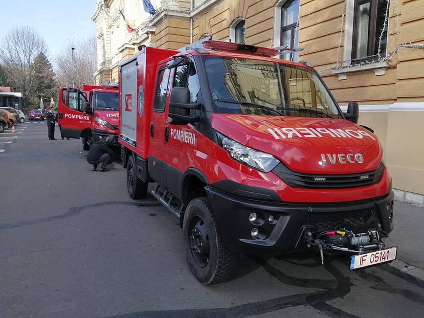 Achizitie a doua autospeciale pentru stingerea incendiilor in zone greu accesibile | imaginea 1