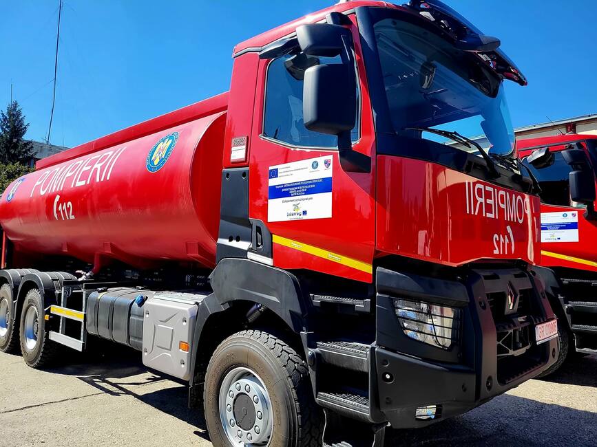 Doua autocisterne pentru transportul apei  in dotarea ISU Giurgiu | imaginea 1