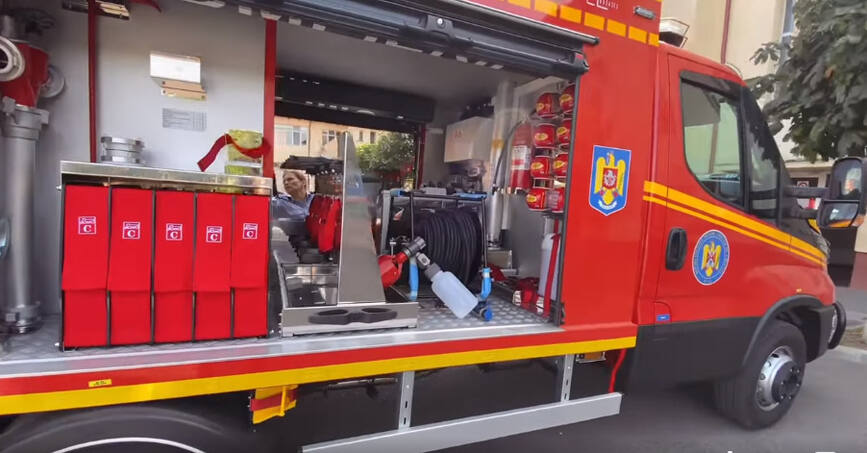 O noua autospeciala a intrat in dotarea pompierilor prahoveni | imaginea 1