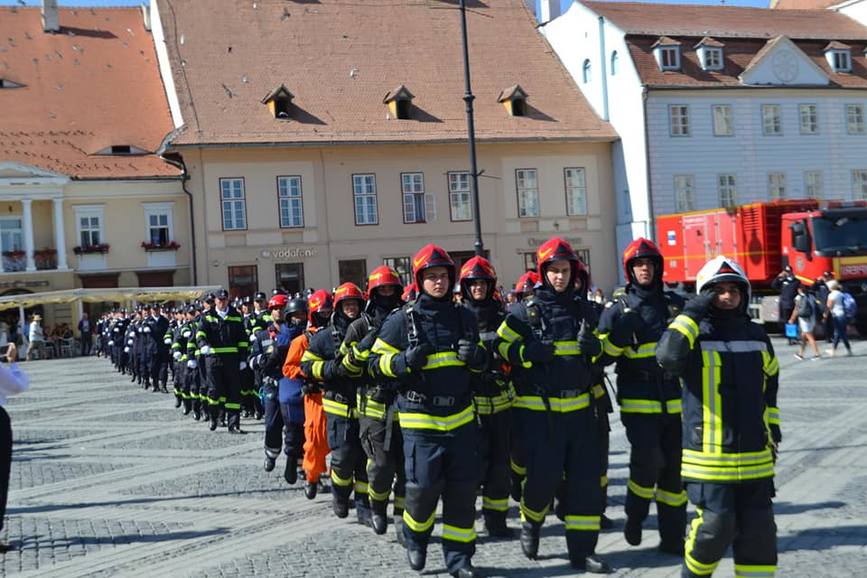 Festivitatea de sarbatorire a Zilei Pompierilor din Romania  la Sibiu | imaginea 1