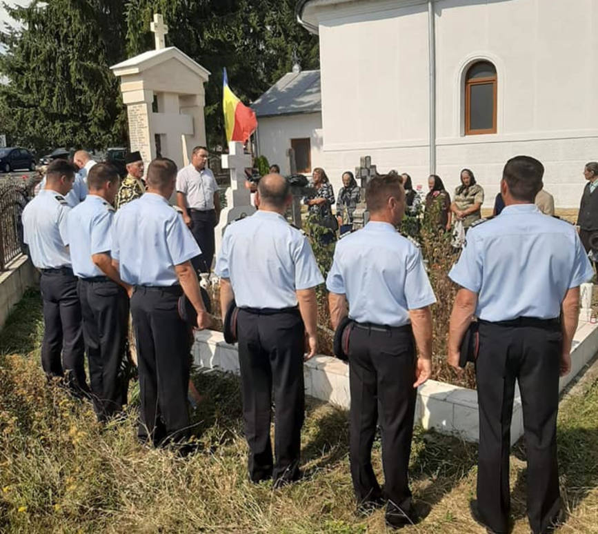 Omagiu eroilor pompieri   In memoriam maior post mortem Mihalache Liviu | imaginea 1