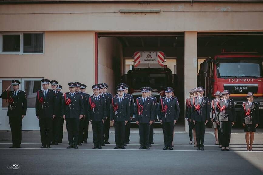 Festivitate de sarbatorire a Zilei Pompierilor din Romania | imaginea 1