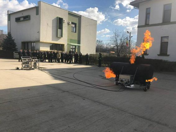 Simpozion stiintific dedicat zilei Protectiei Civile din Romania | imaginea 1